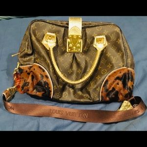 Louie Vuitton NA